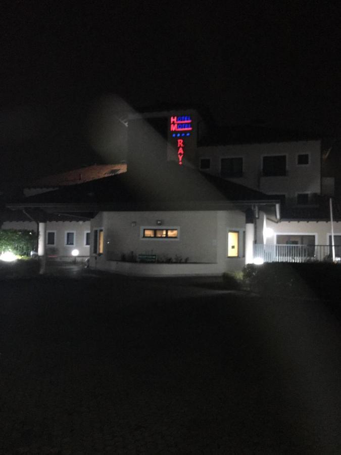 Elysium Hotel Raya Mediglia Eksteriør billede