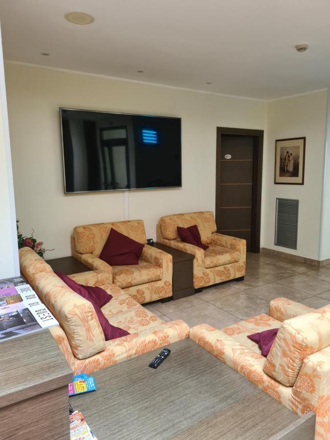 Elysium Hotel Raya Mediglia Eksteriør billede